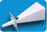 antenas Disponemos de una amplio rango de antenas de precisión aptas para sistemas de medida cubriendo hasta frecuencias de 110 GHz: Bocinas de ganancia estándar (SGA), sondas OEWG, etc...